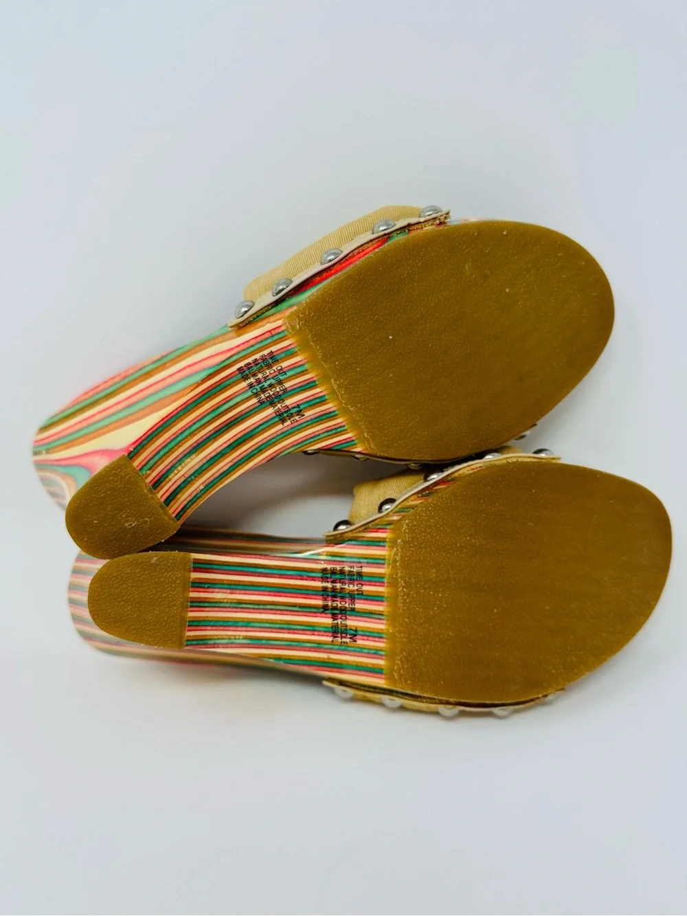Chinese Laundry Y2K Tan Knot Wedge Sandals Size 7 Striped Studded Psychedelic
